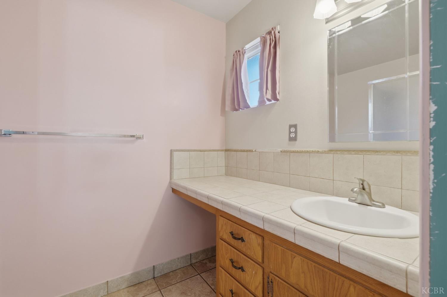 2234 W Cambridge Ave, Visalia, CA 93277