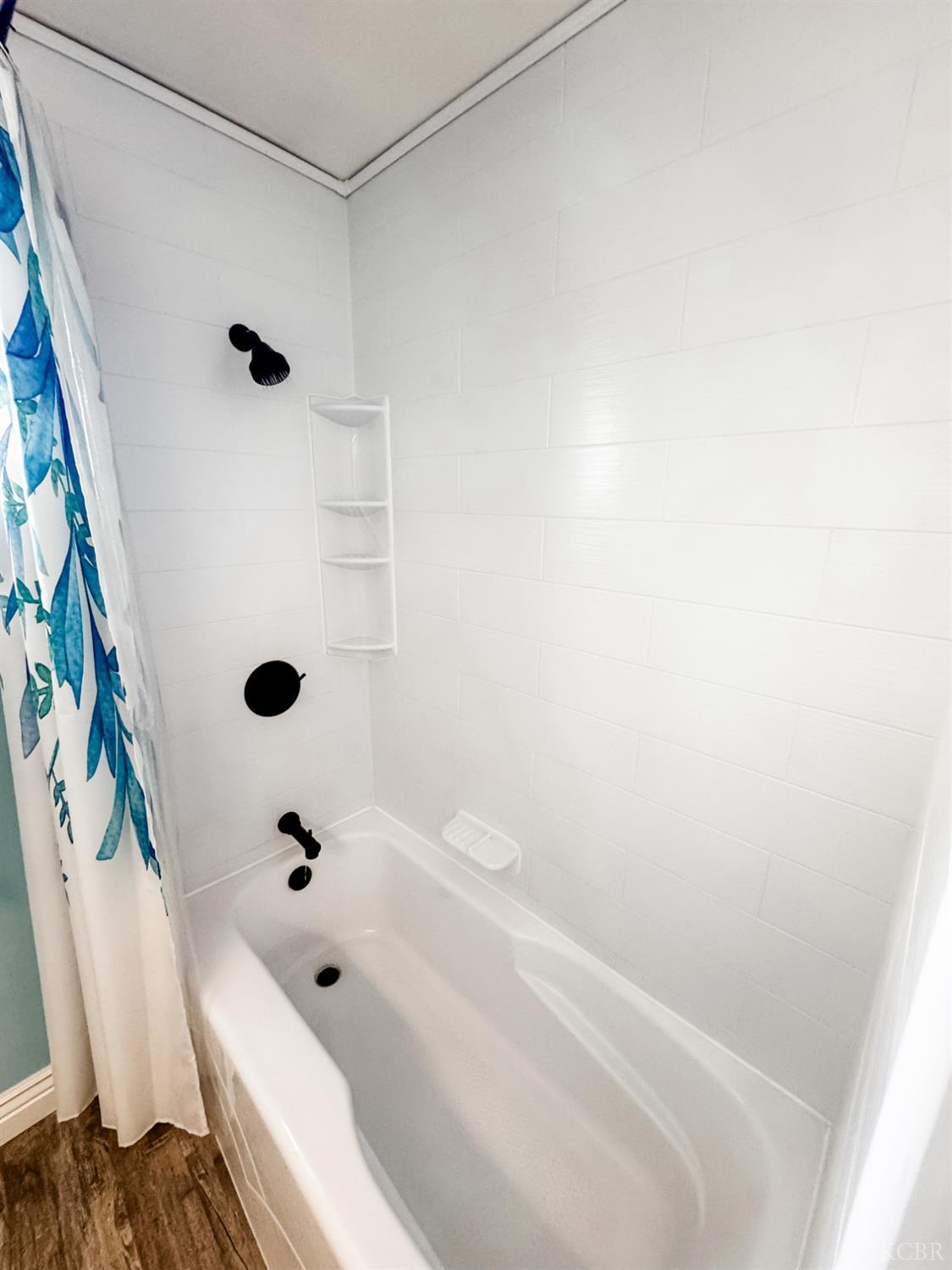 1452 Maple Ct, Lemoore, CA 93245