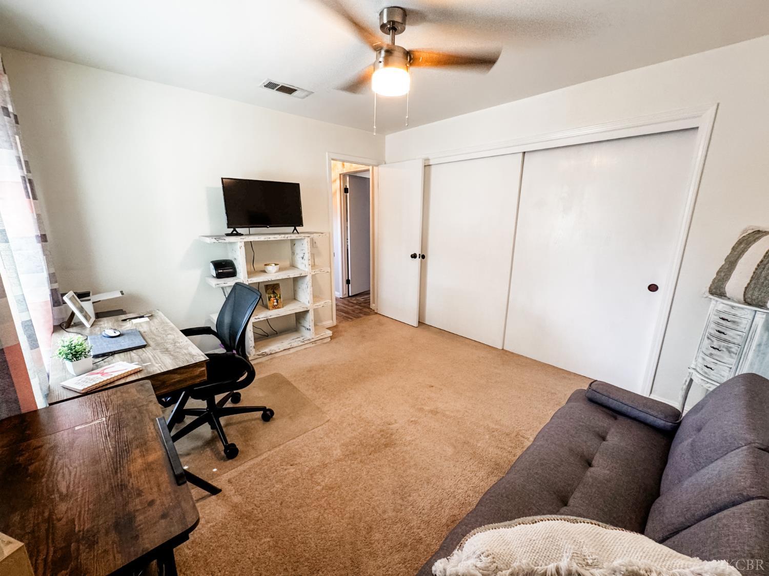 1452 Maple Ct, Lemoore, CA 93245