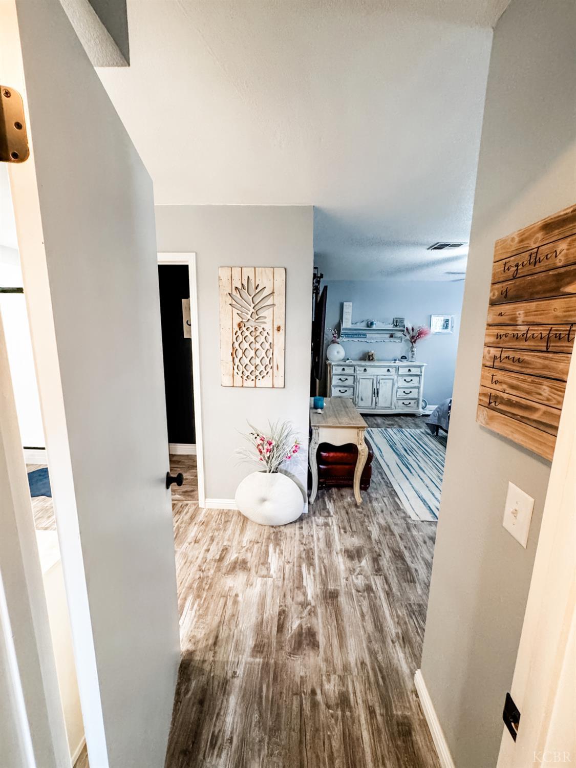 1452 Maple Ct, Lemoore, CA 93245