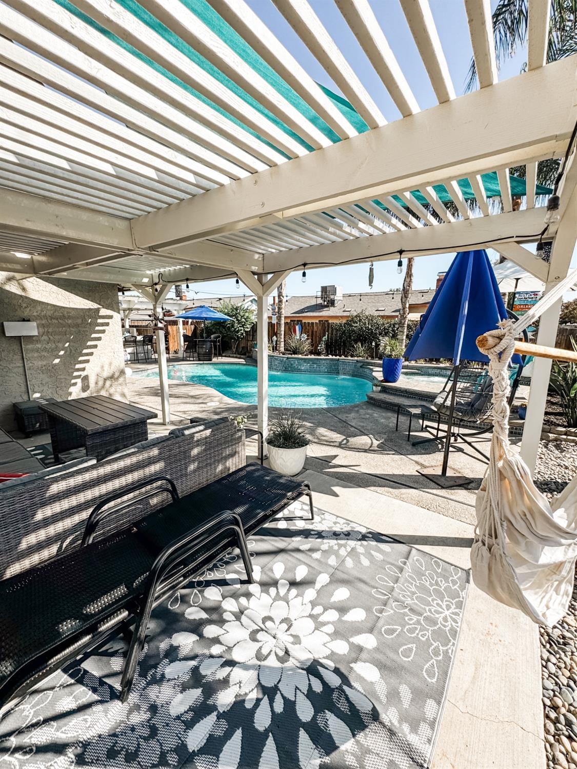 1452 Maple Ct, Lemoore, CA 93245