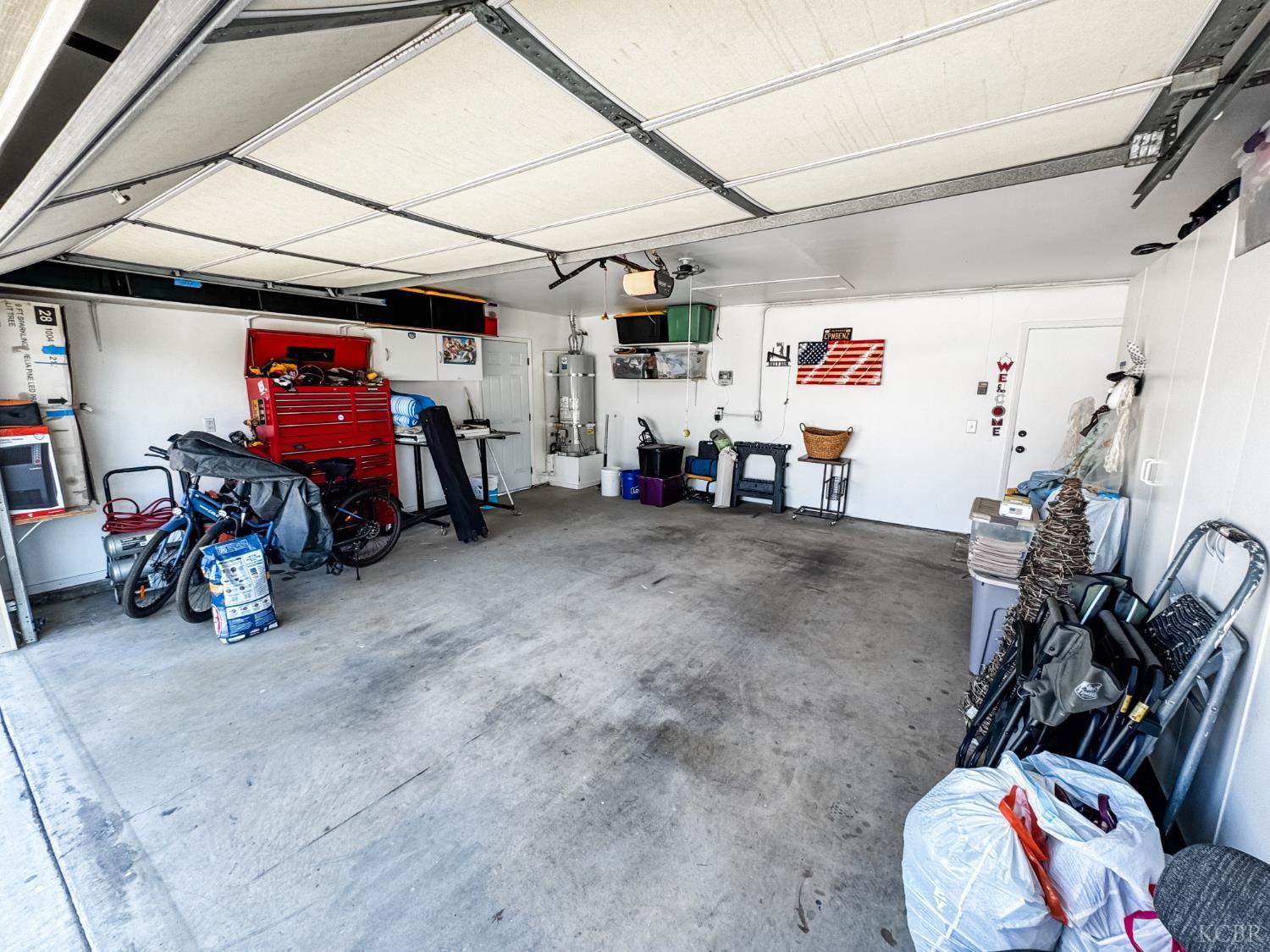 1452 Maple Ct, Lemoore, CA 93245