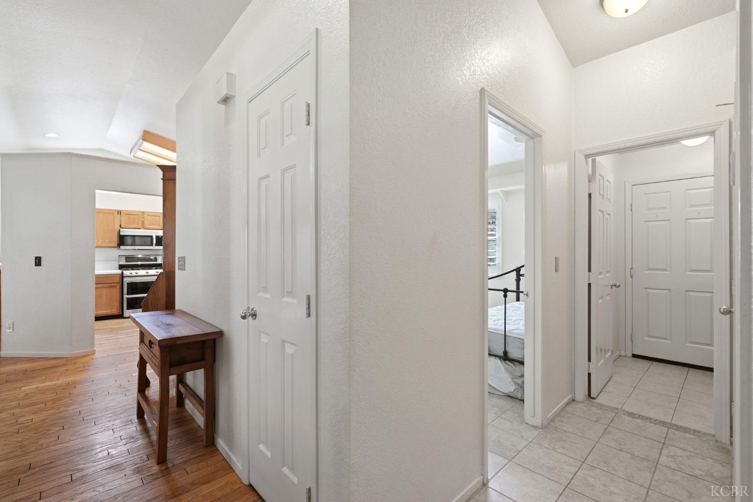 880 E Palm Dr, Hanford, CA 93230