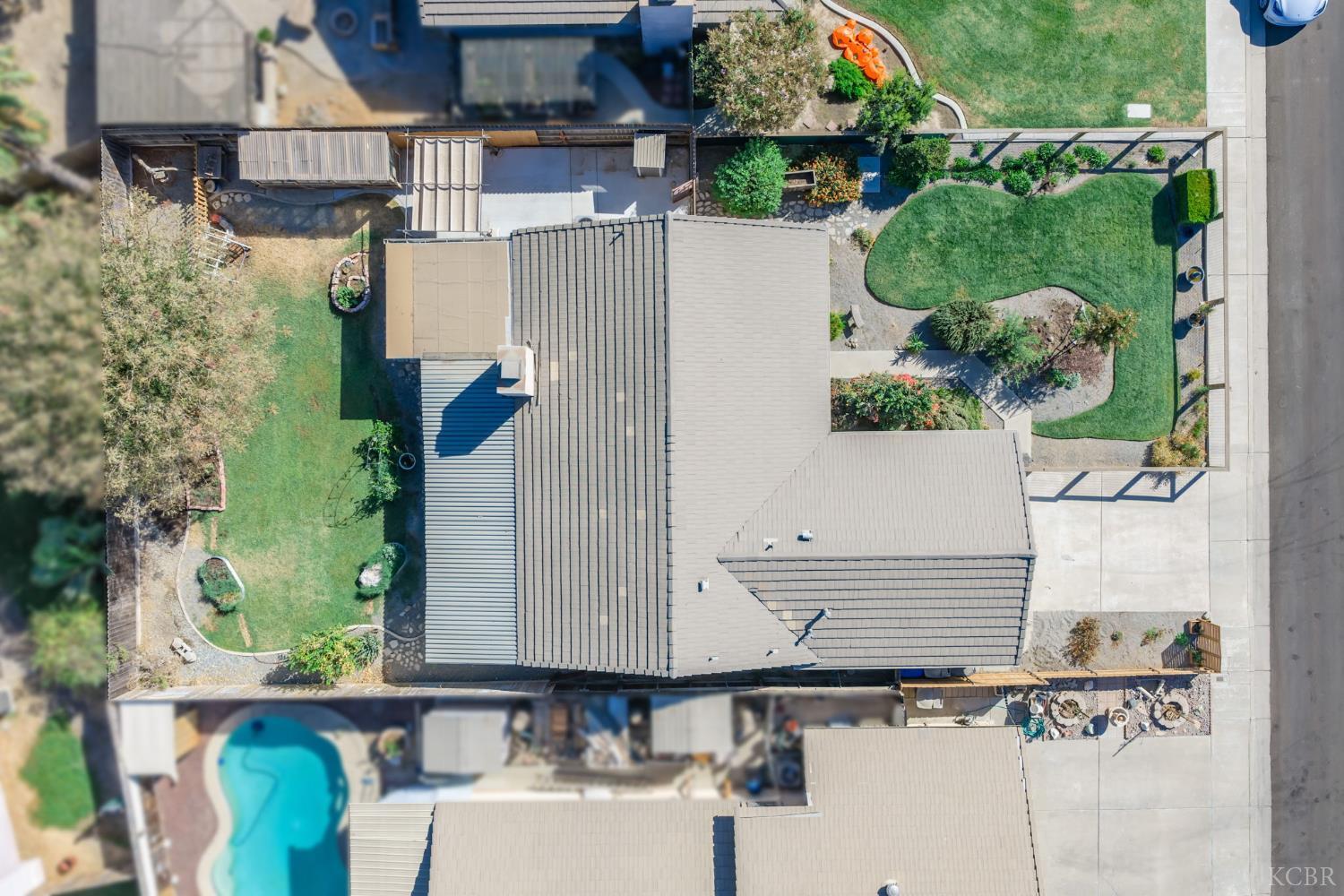880 E Palm Dr, Hanford, CA 93230