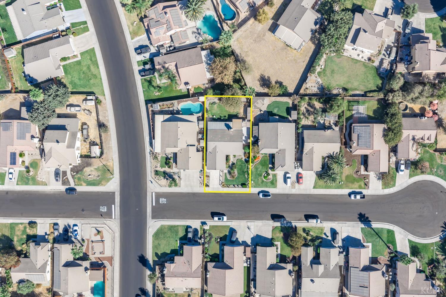 880 E Palm Dr, Hanford, CA 93230