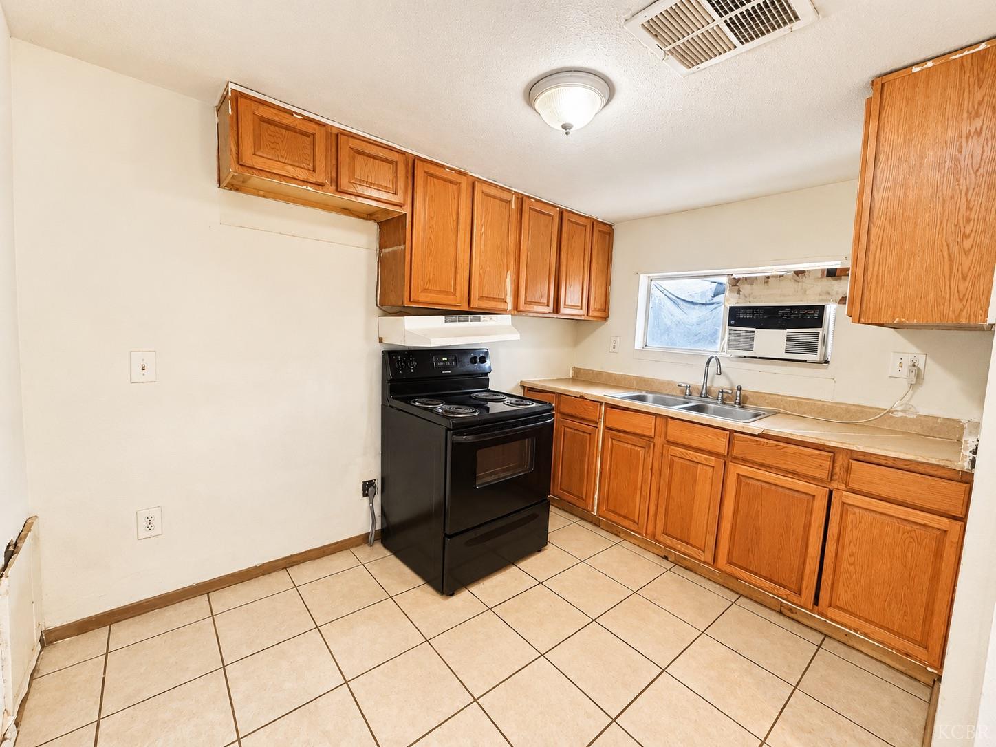 807 Castaic Ave, Bakersfield, CA 93308