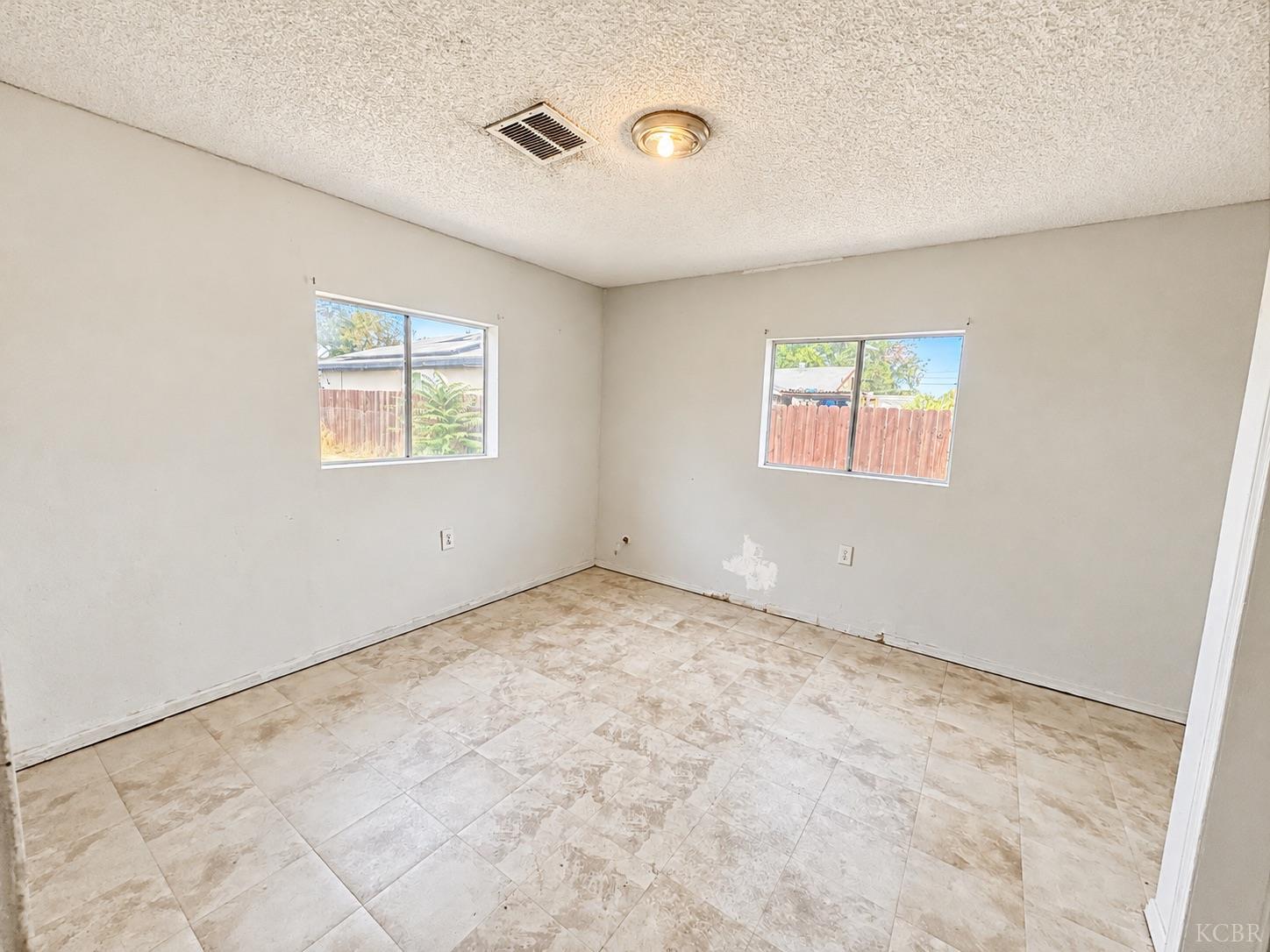 807 Castaic Ave, Bakersfield, CA 93308