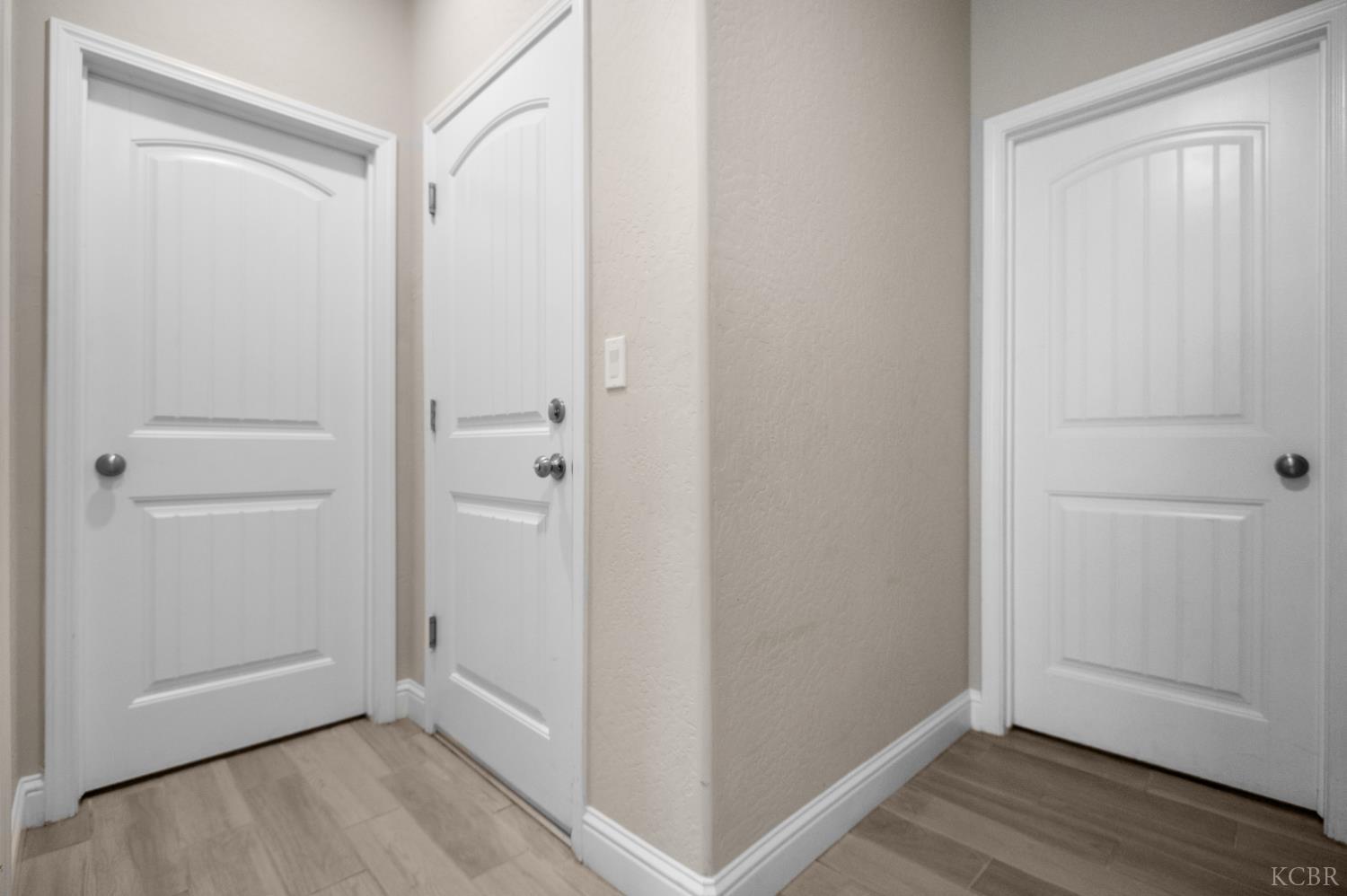 918 S Crumal St, Visalia, CA 93292