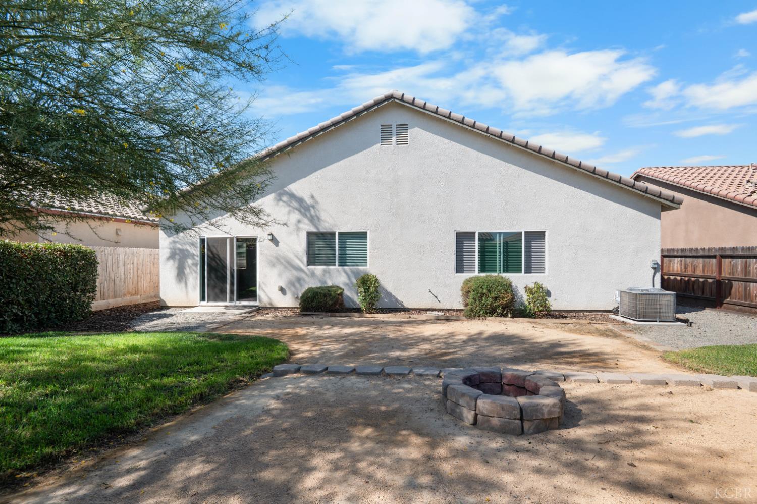 918 S Crumal St, Visalia, CA 93292