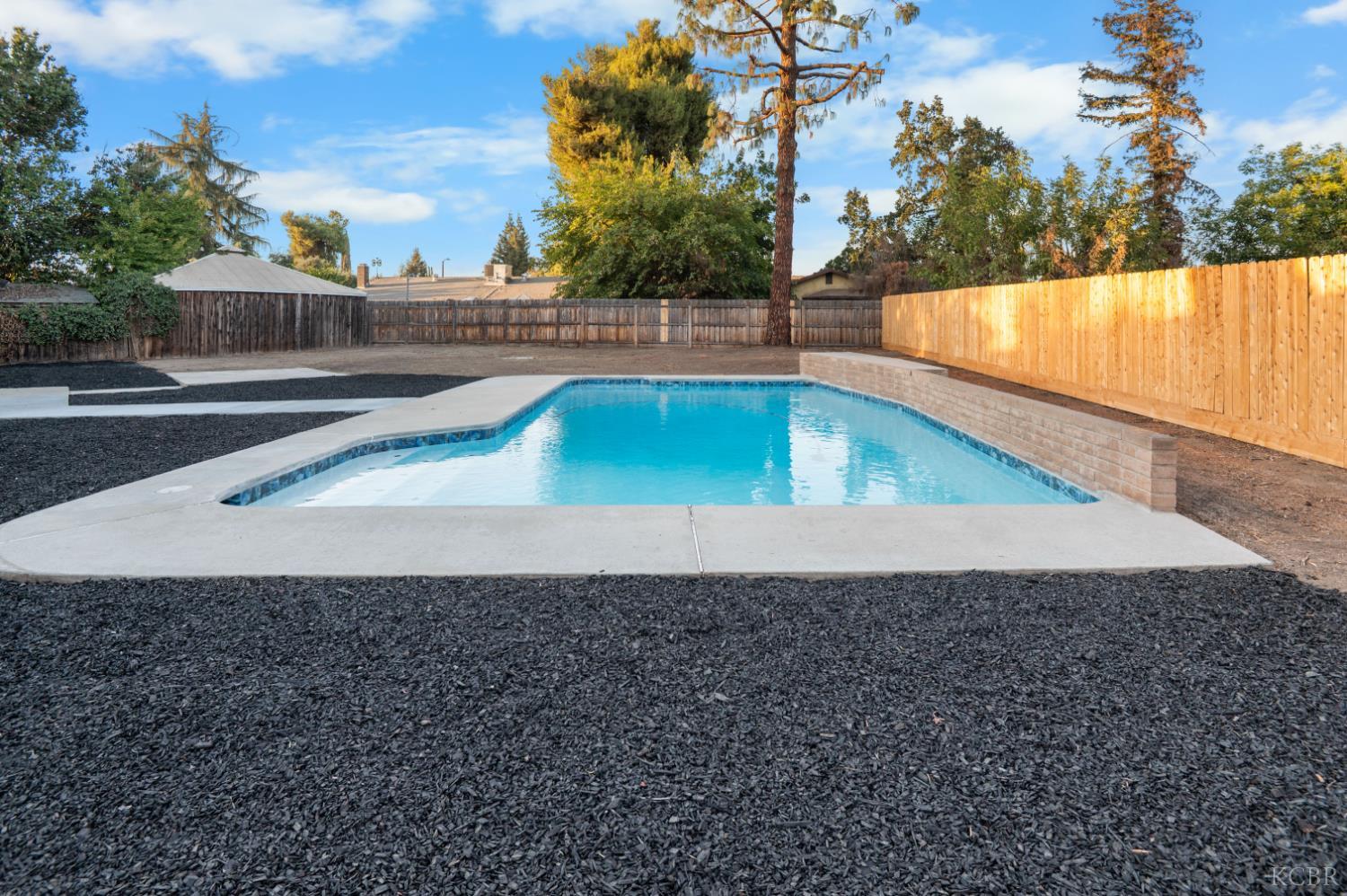 Open Photo