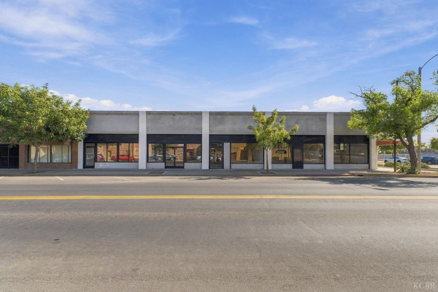 401 E 7th St, Hanford, CA 93230