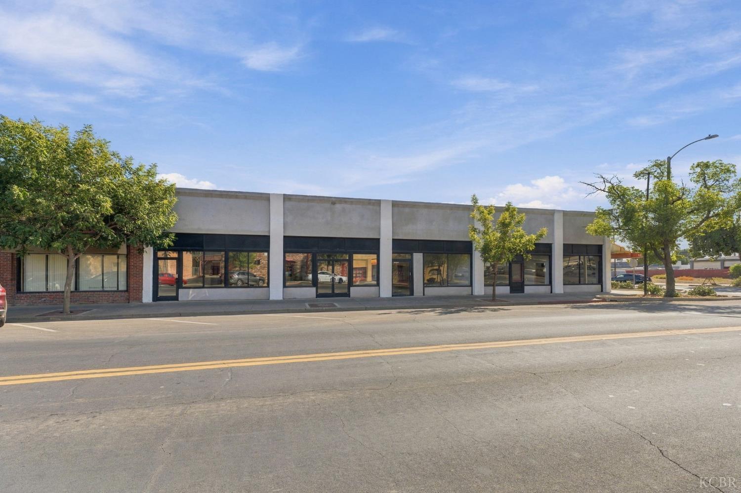 401 E 7th St, Hanford, CA 93230