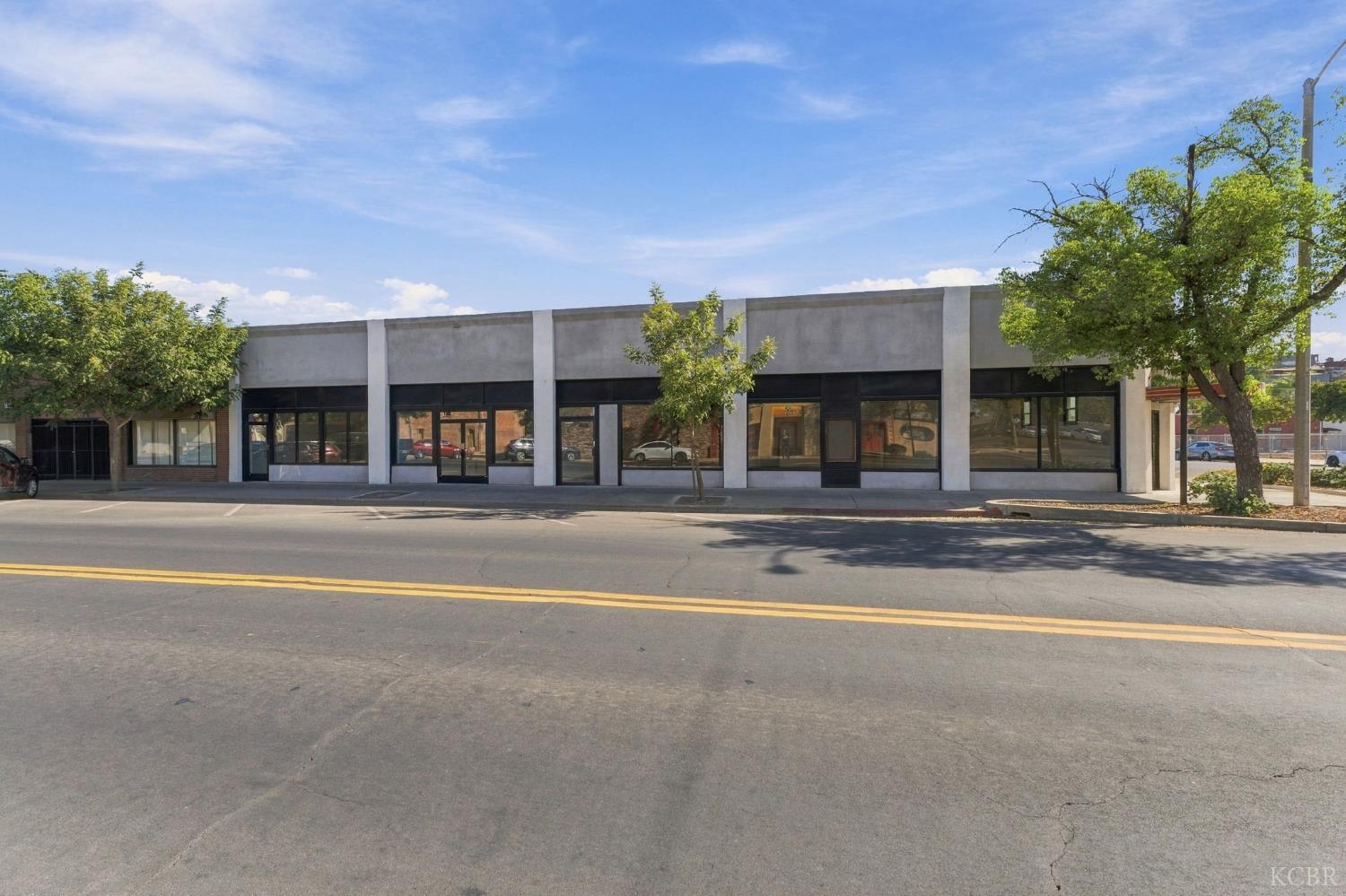 401 E 7th St, Hanford, CA 93230