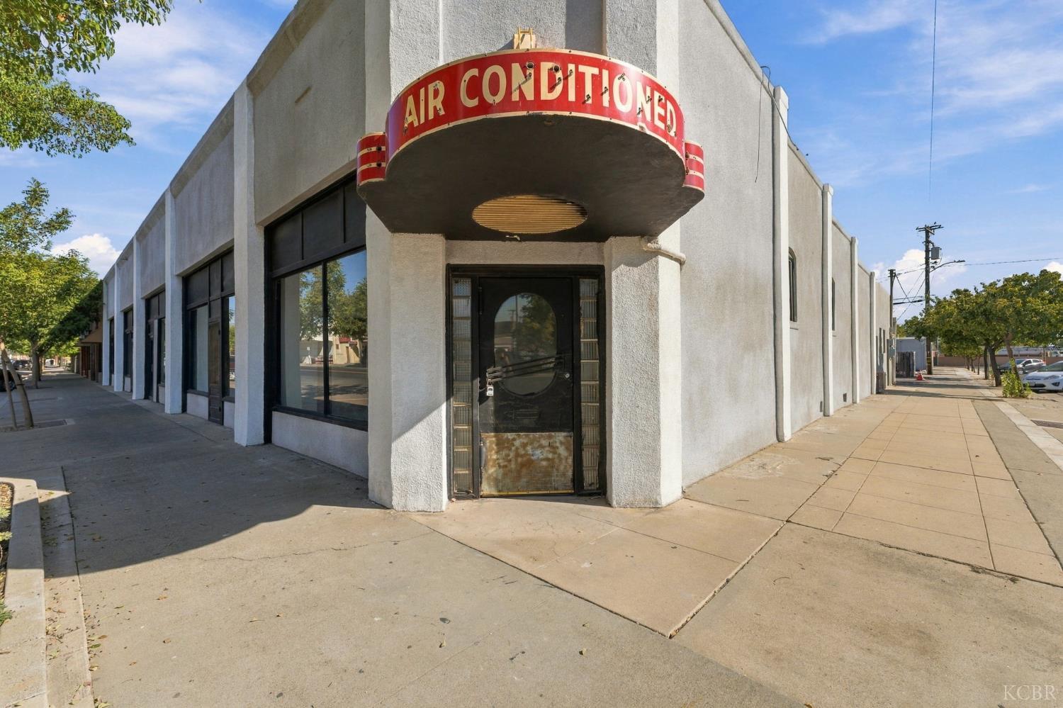 401 E 7th St, Hanford, CA 93230
