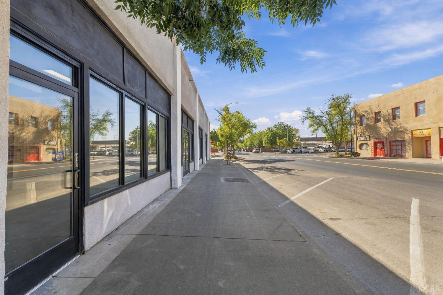 401 E 7th St, Hanford, CA 93230