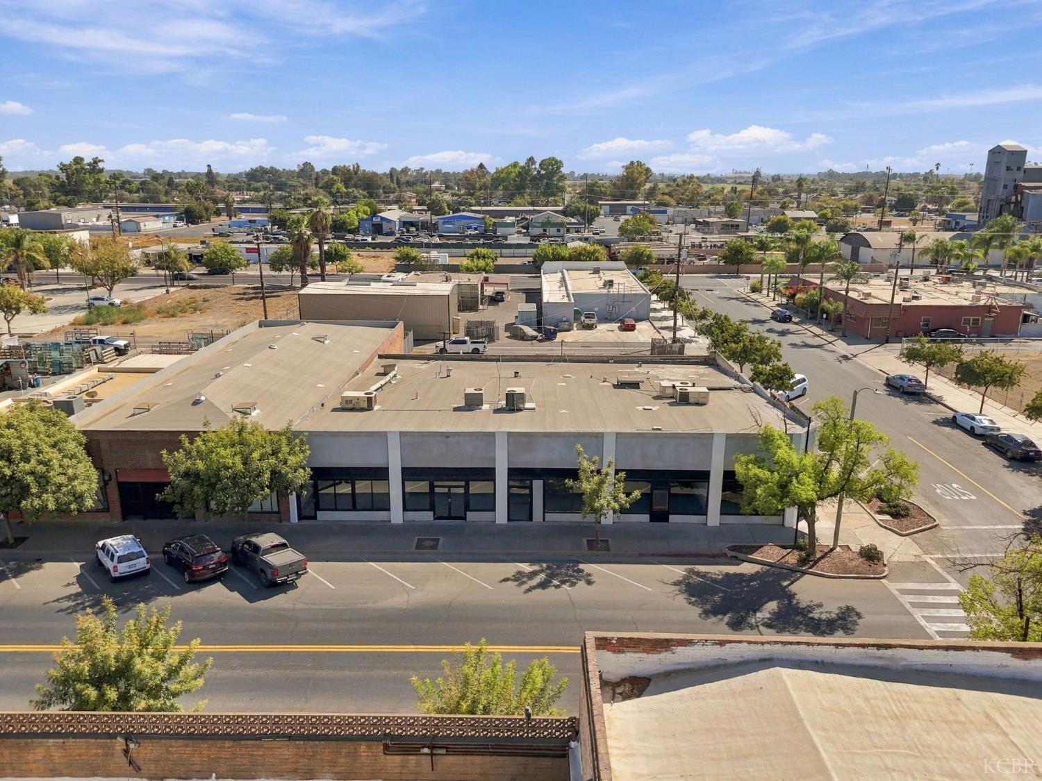 401 E 7th St, Hanford, CA 93230