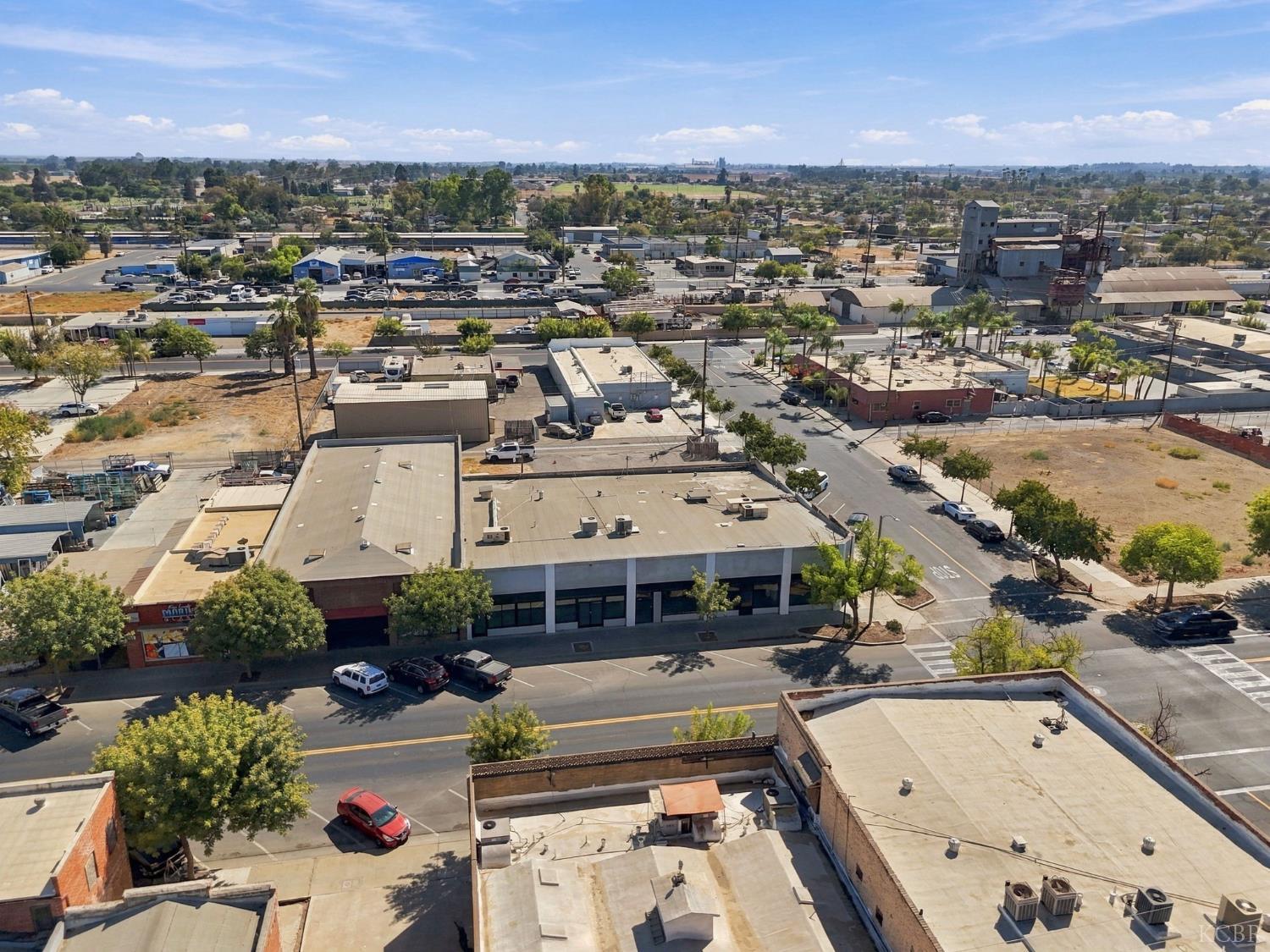 401 E 7th St, Hanford, CA 93230