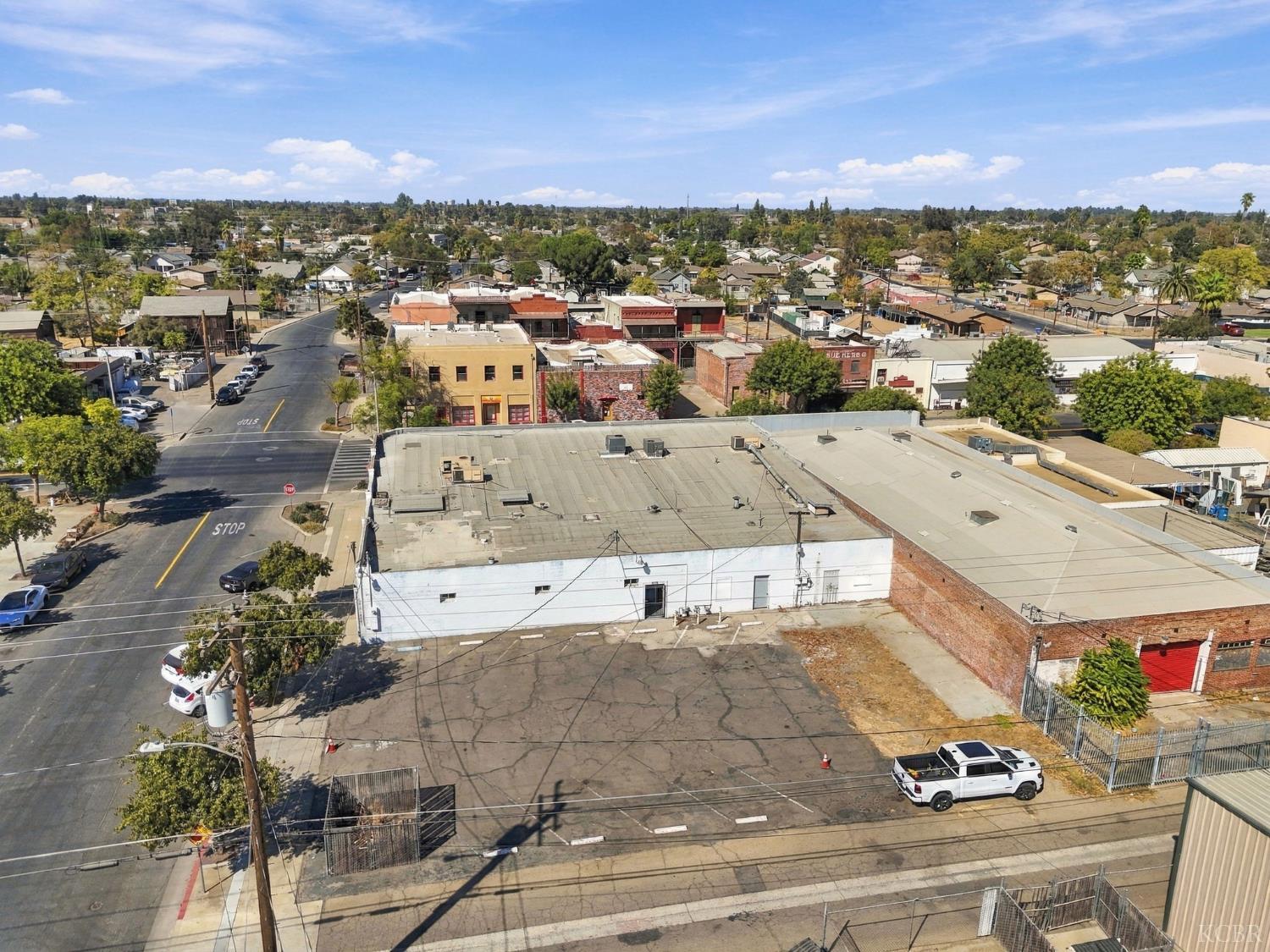 401 E 7th St, Hanford, CA 93230