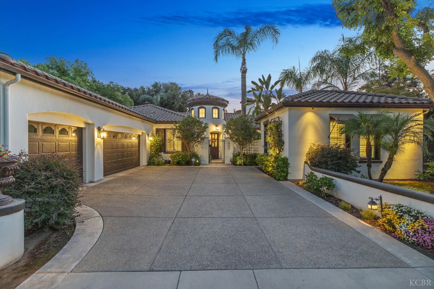 2305 N Teddy St N, Visalia, CA 93291