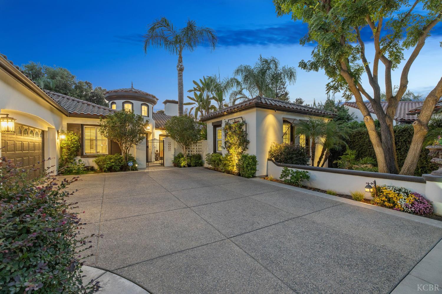 2305 N Teddy St N, Visalia, CA 93291