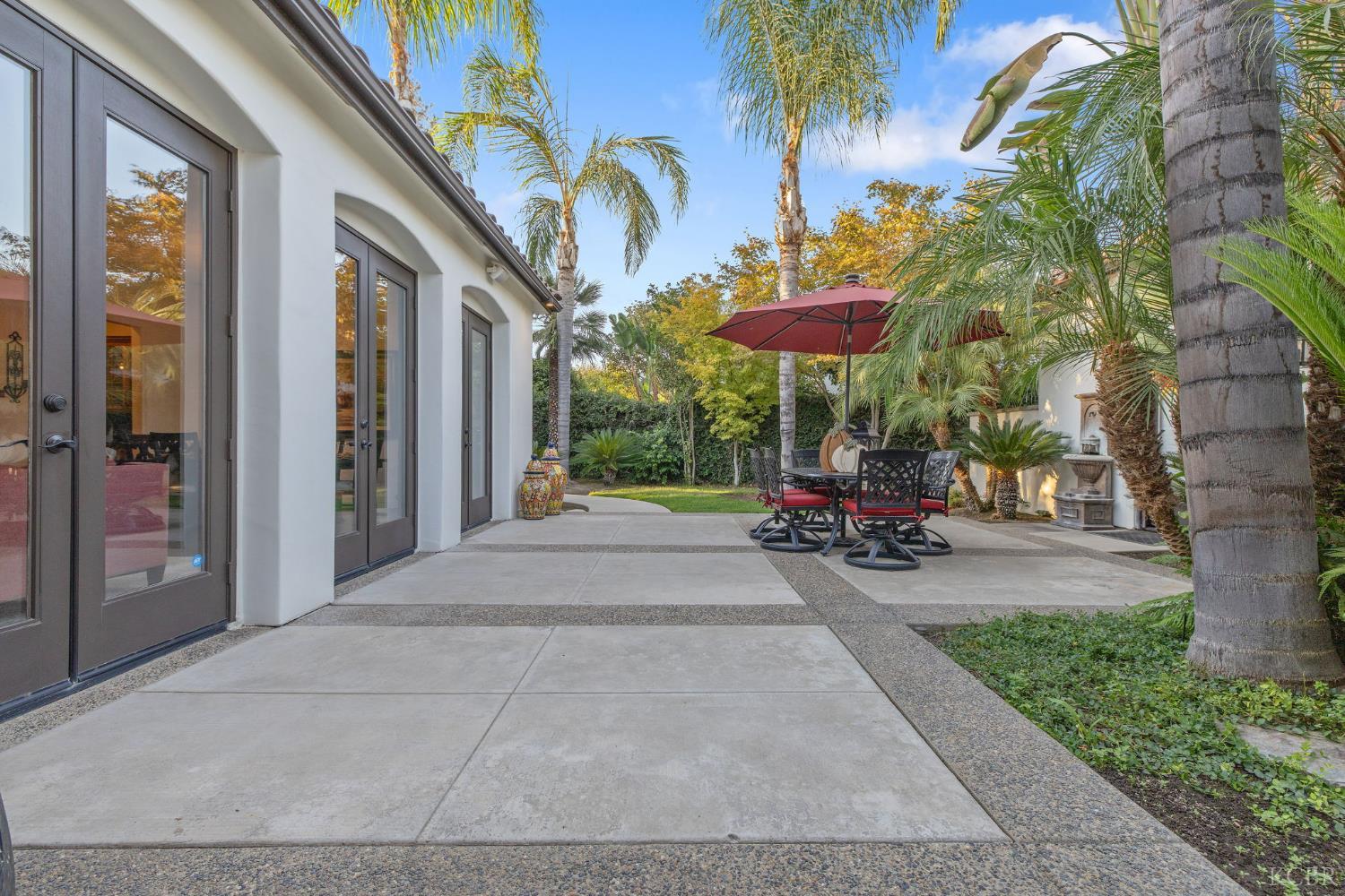2305 N Teddy St N, Visalia, CA 93291