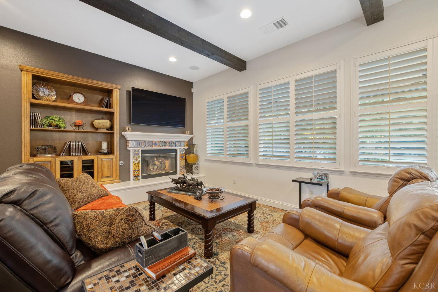 2305 N Teddy St N, Visalia, CA 93291