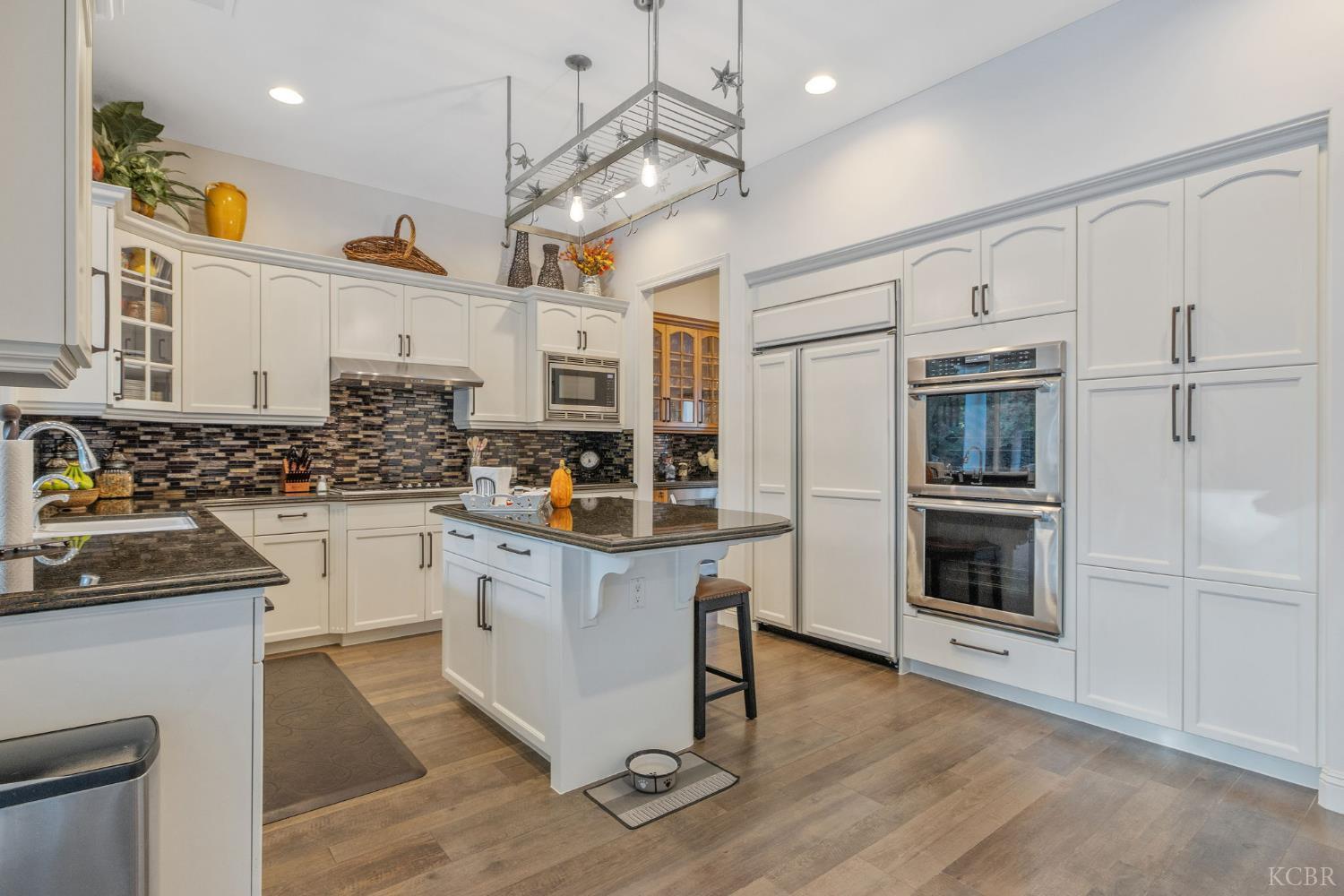2305 N Teddy St N, Visalia, CA 93291