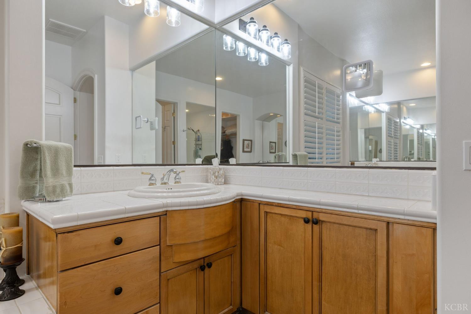 2305 N Teddy St N, Visalia, CA 93291