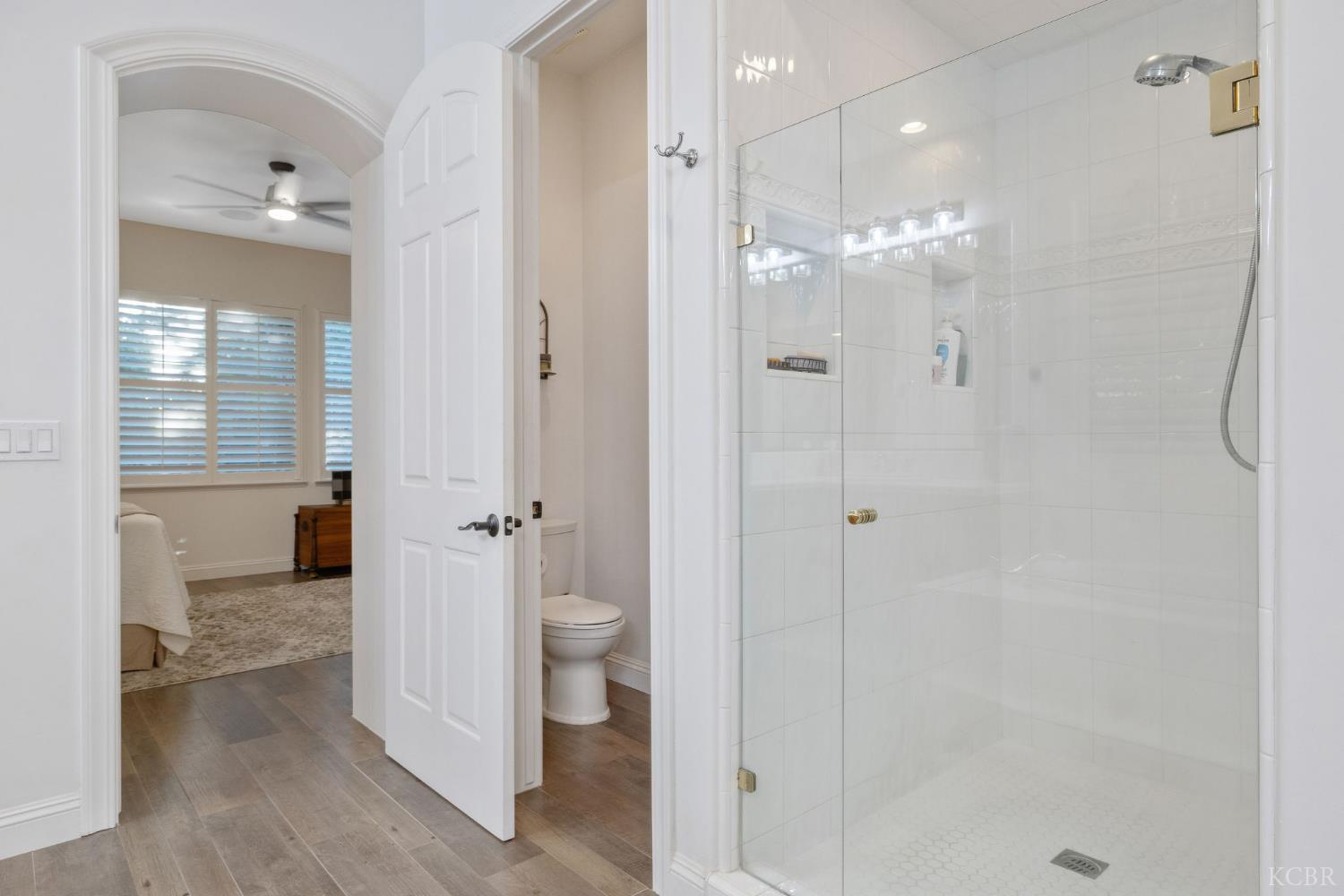 2305 N Teddy St N, Visalia, CA 93291