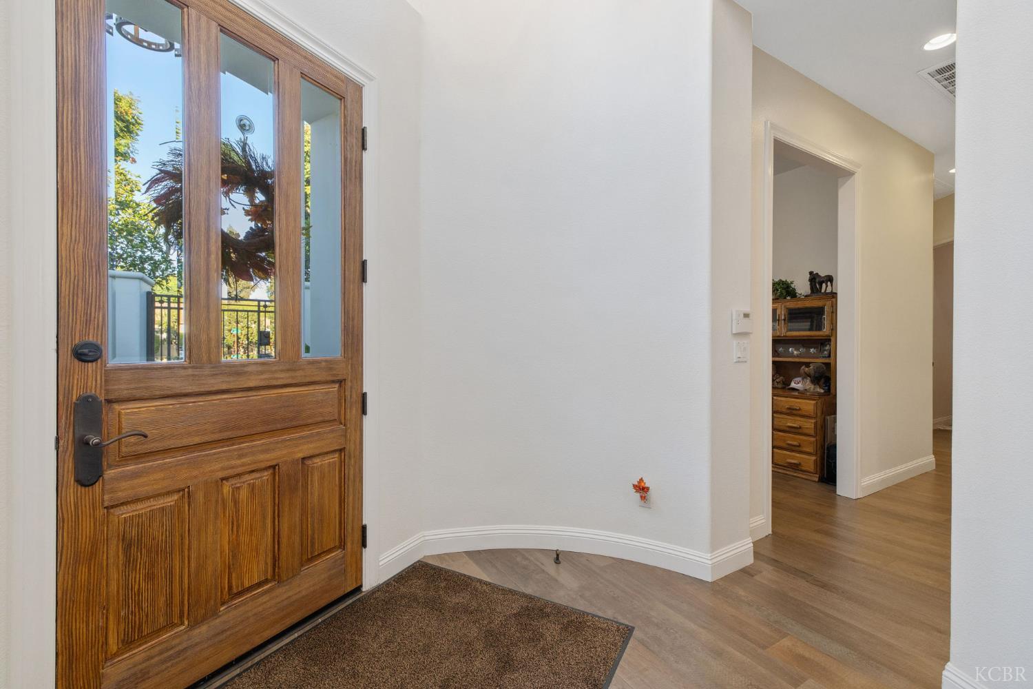 2305 N Teddy St N, Visalia, CA 93291