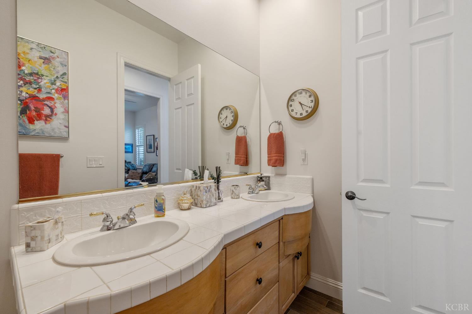 2305 N Teddy St N, Visalia, CA 93291