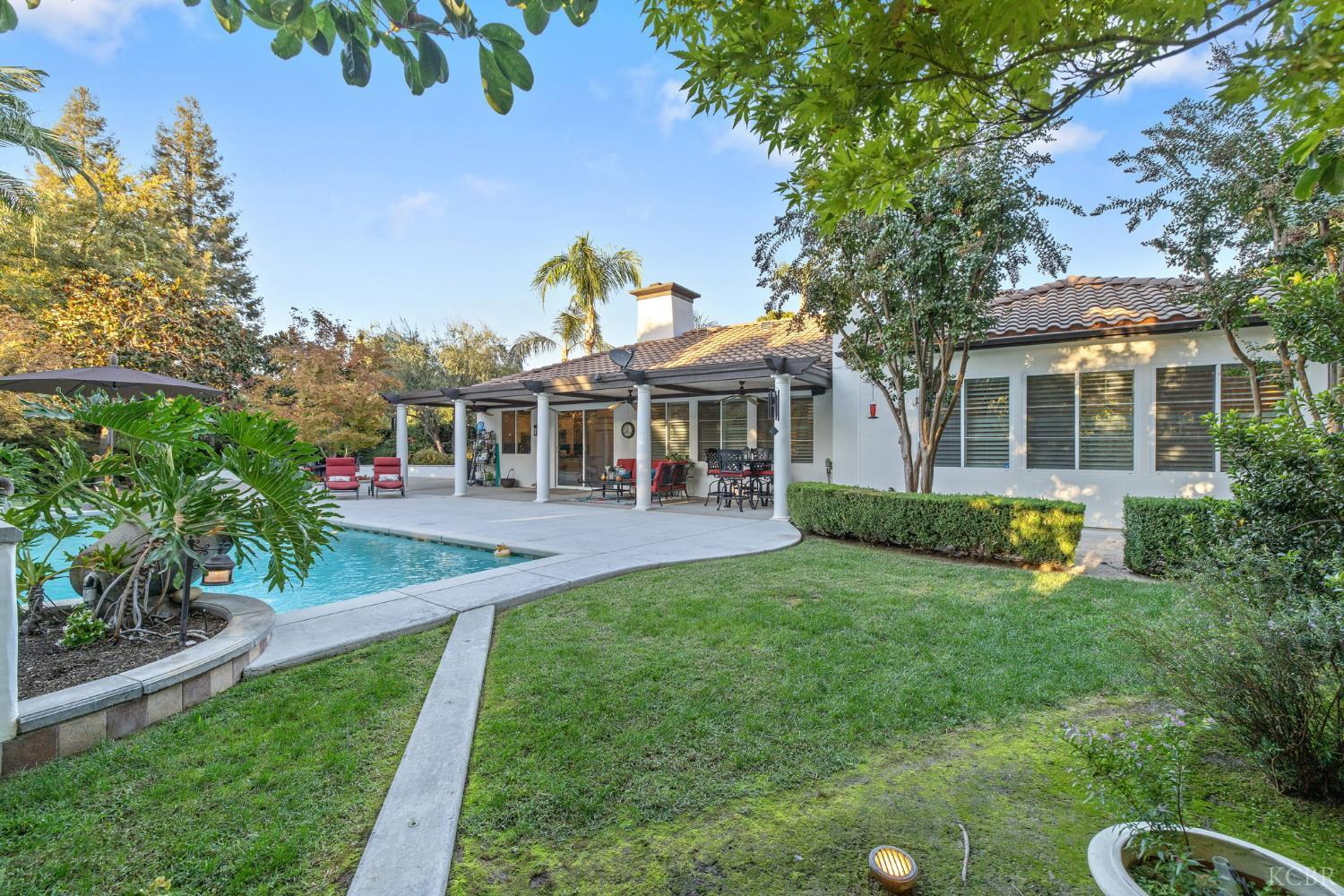 2305 N Teddy St N, Visalia, CA 93291