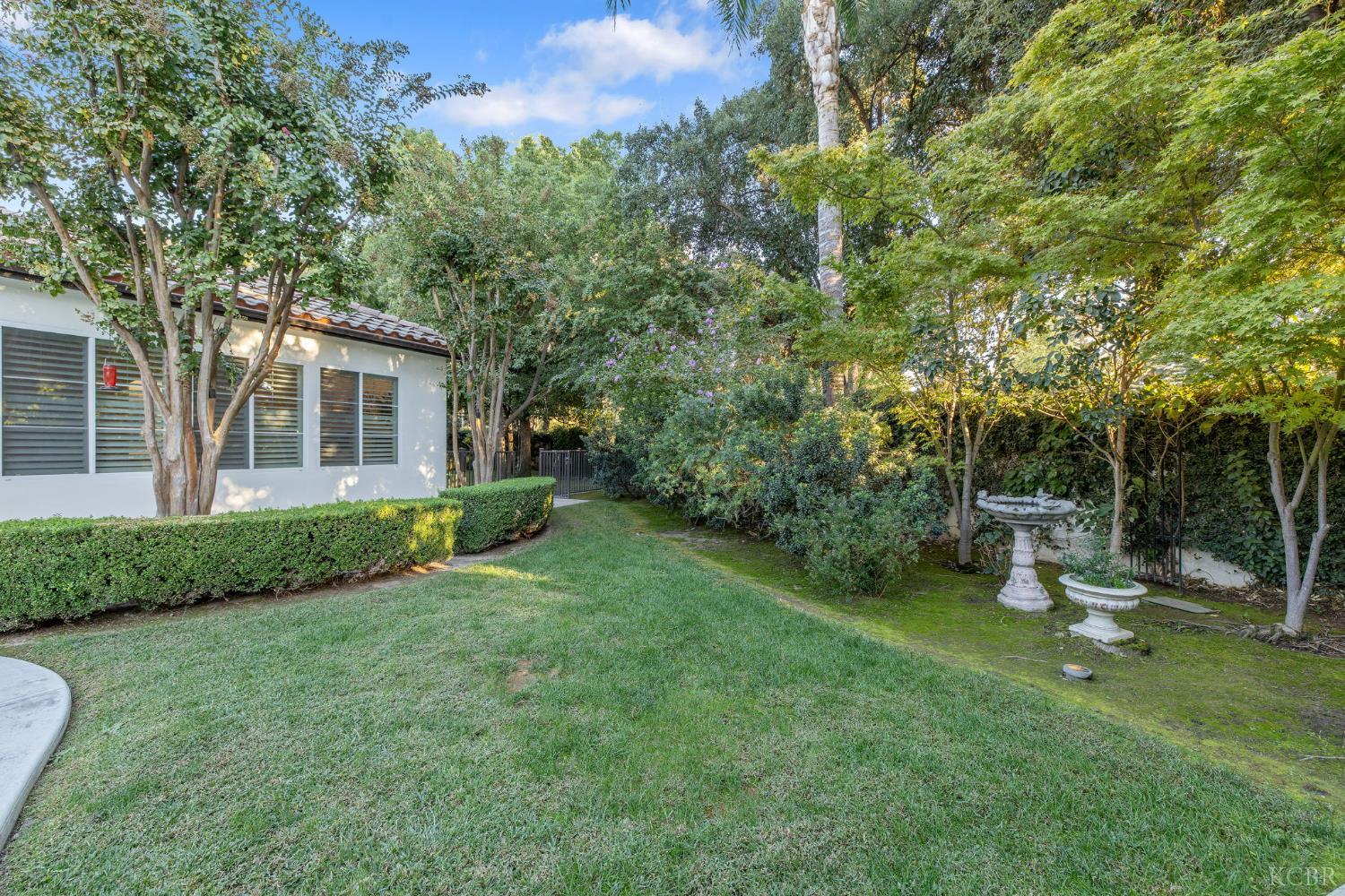 2305 N Teddy St N, Visalia, CA 93291