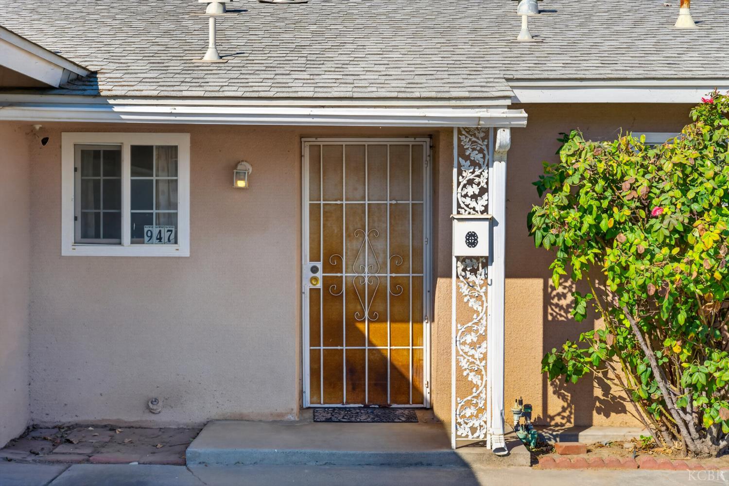 947 Avocado Dr, Lemoore, CA 93245