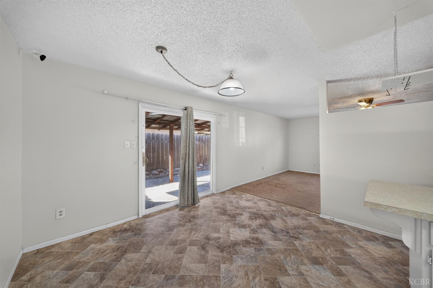947 Avocado Dr, Lemoore, CA 93245