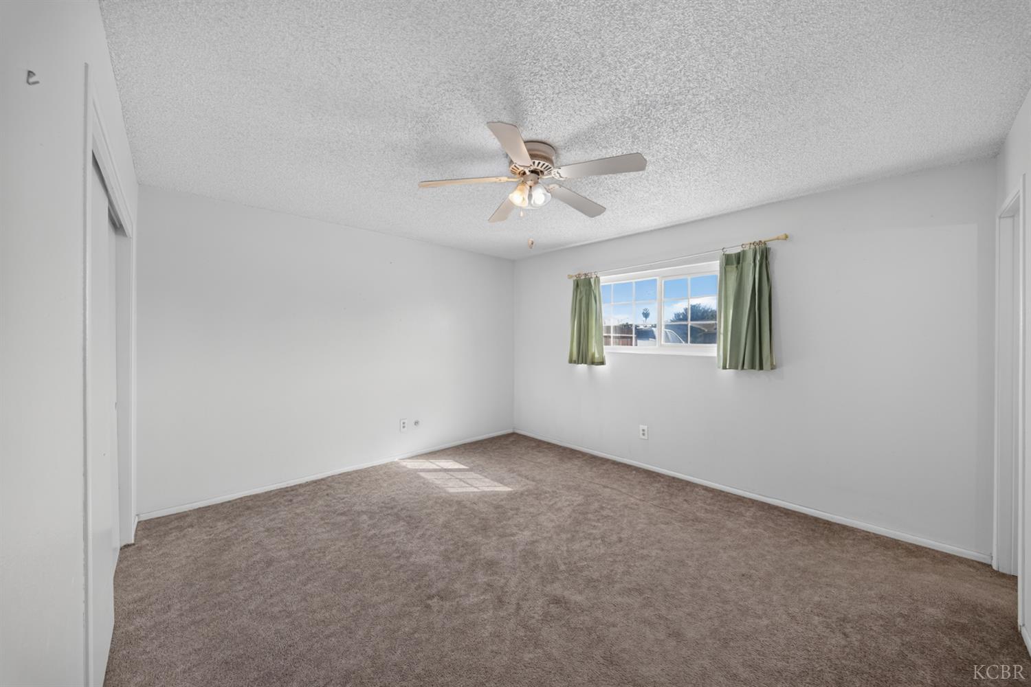 947 Avocado Dr, Lemoore, CA 93245