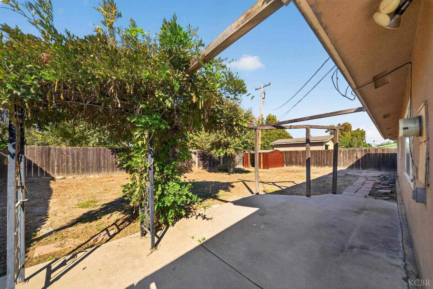 947 Avocado Dr, Lemoore, CA 93245