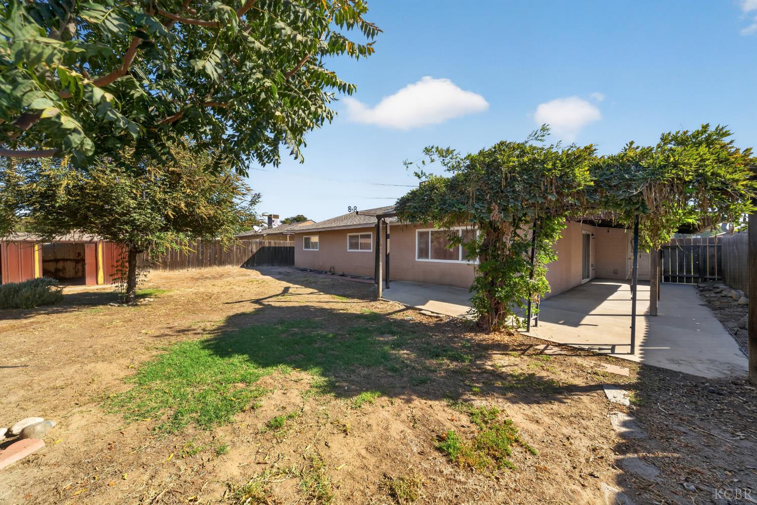 947 Avocado Dr, Lemoore, CA 93245