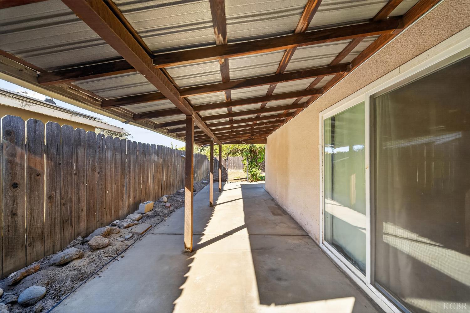 947 Avocado Dr, Lemoore, CA 93245