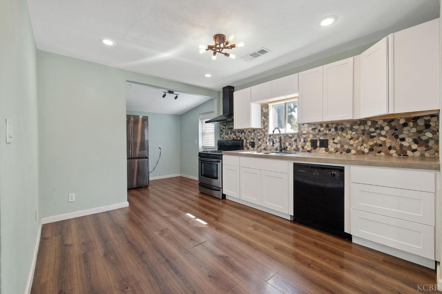 126 Powell Ave, Lemoore, CA 93245