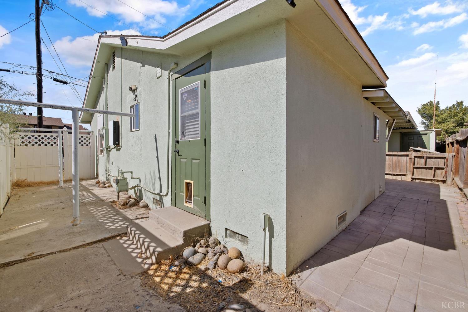 126 Powell Ave, Lemoore, CA 93245