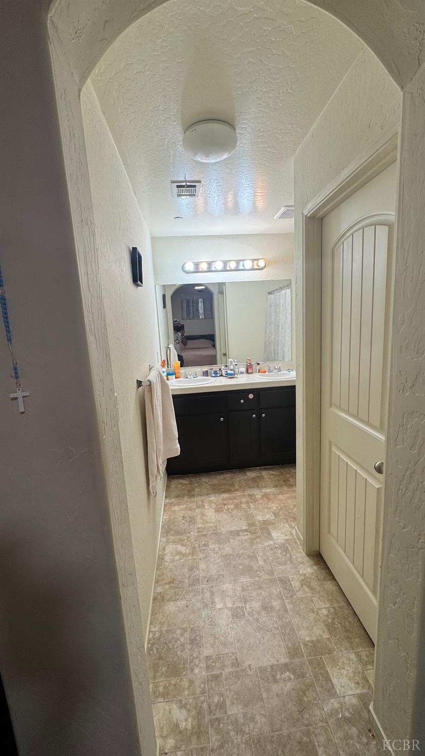 1527 Hume Lake Ave, Corcoran, CA 93212