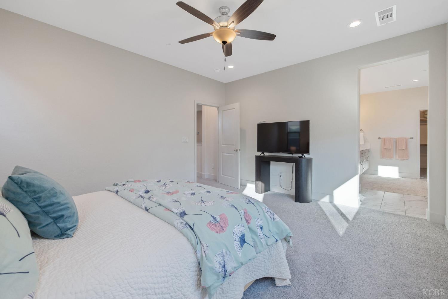 3345 W Florence Ave, Visalia, CA 93277