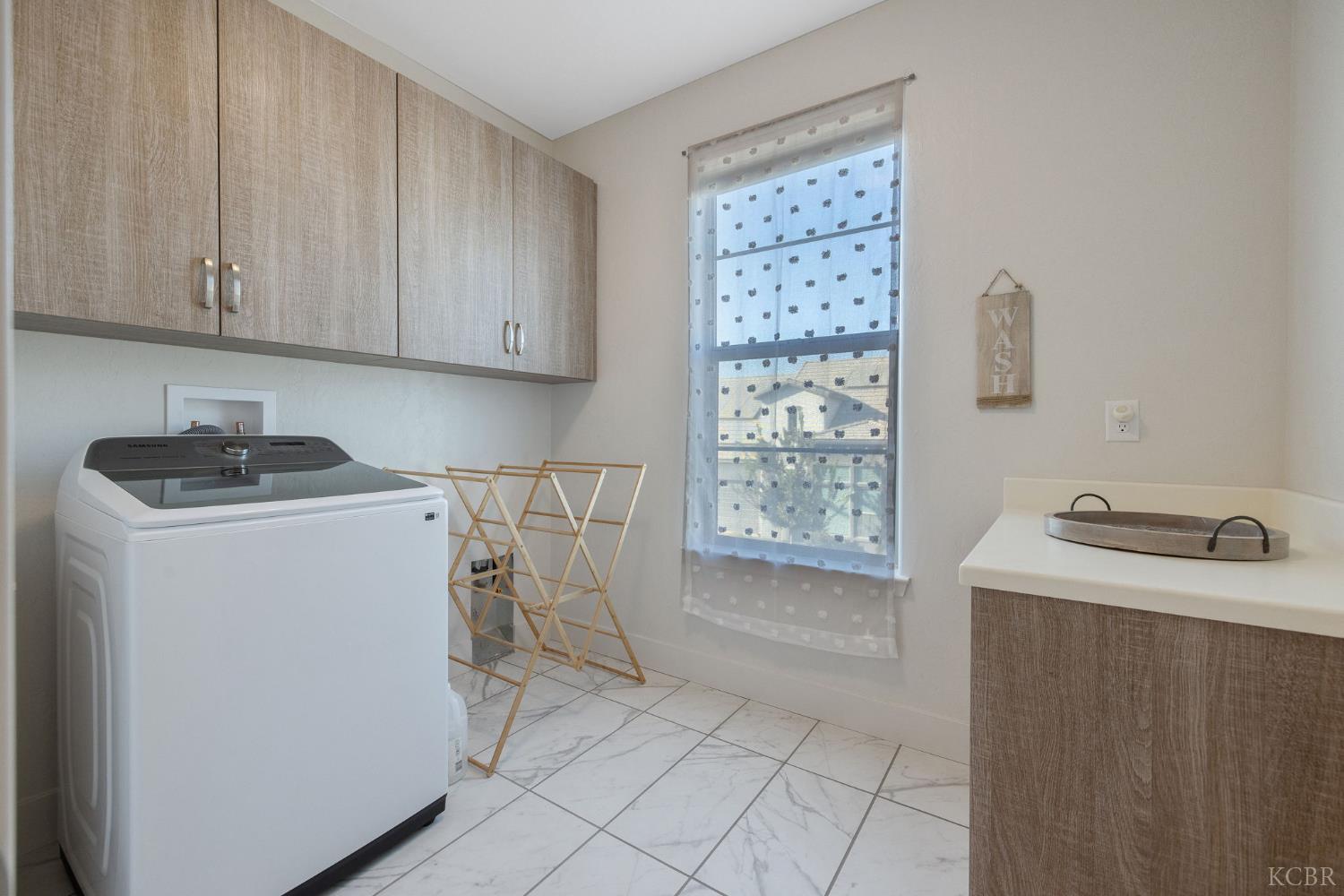 3345 W Florence Ave, Visalia, CA 93277