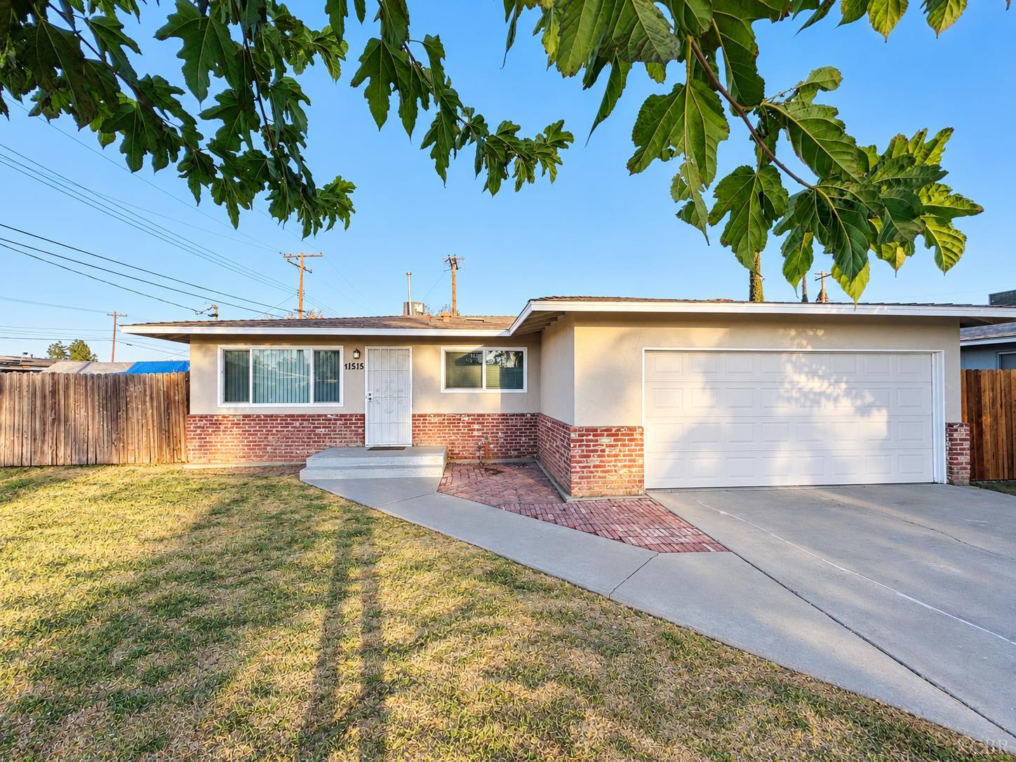11515 Echo Ln, Hanford, CA 93230