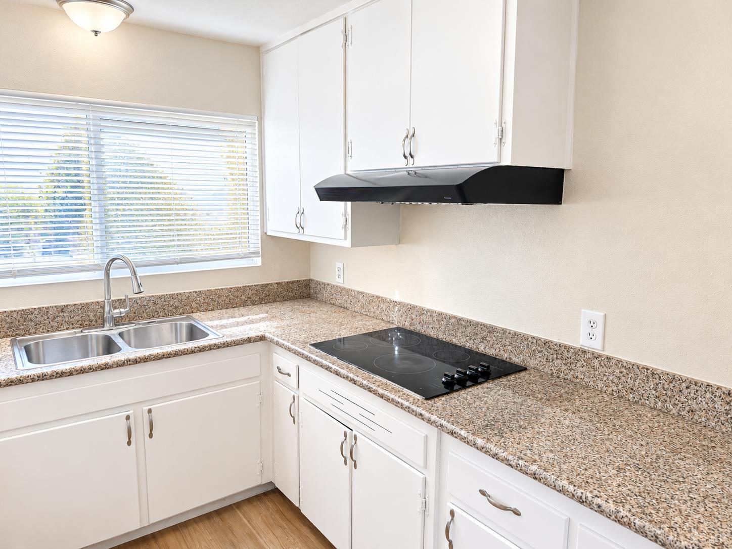 11515 Echo Ln, Hanford, CA 93230