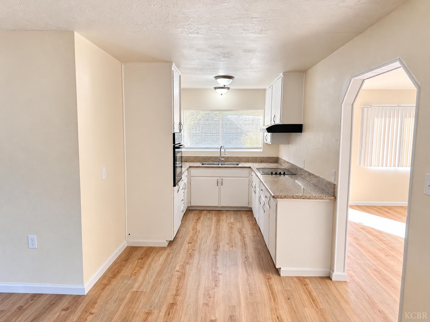 11515 Echo Ln, Hanford, CA 93230