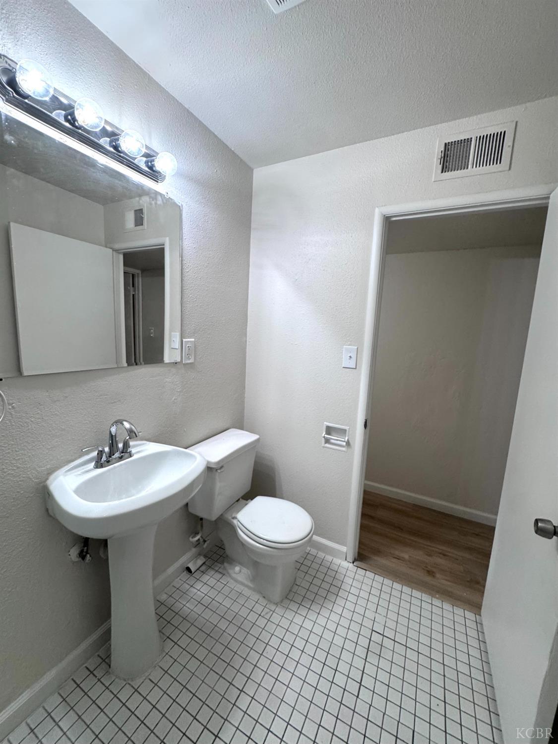 11515 Echo Ln, Hanford, CA 93230