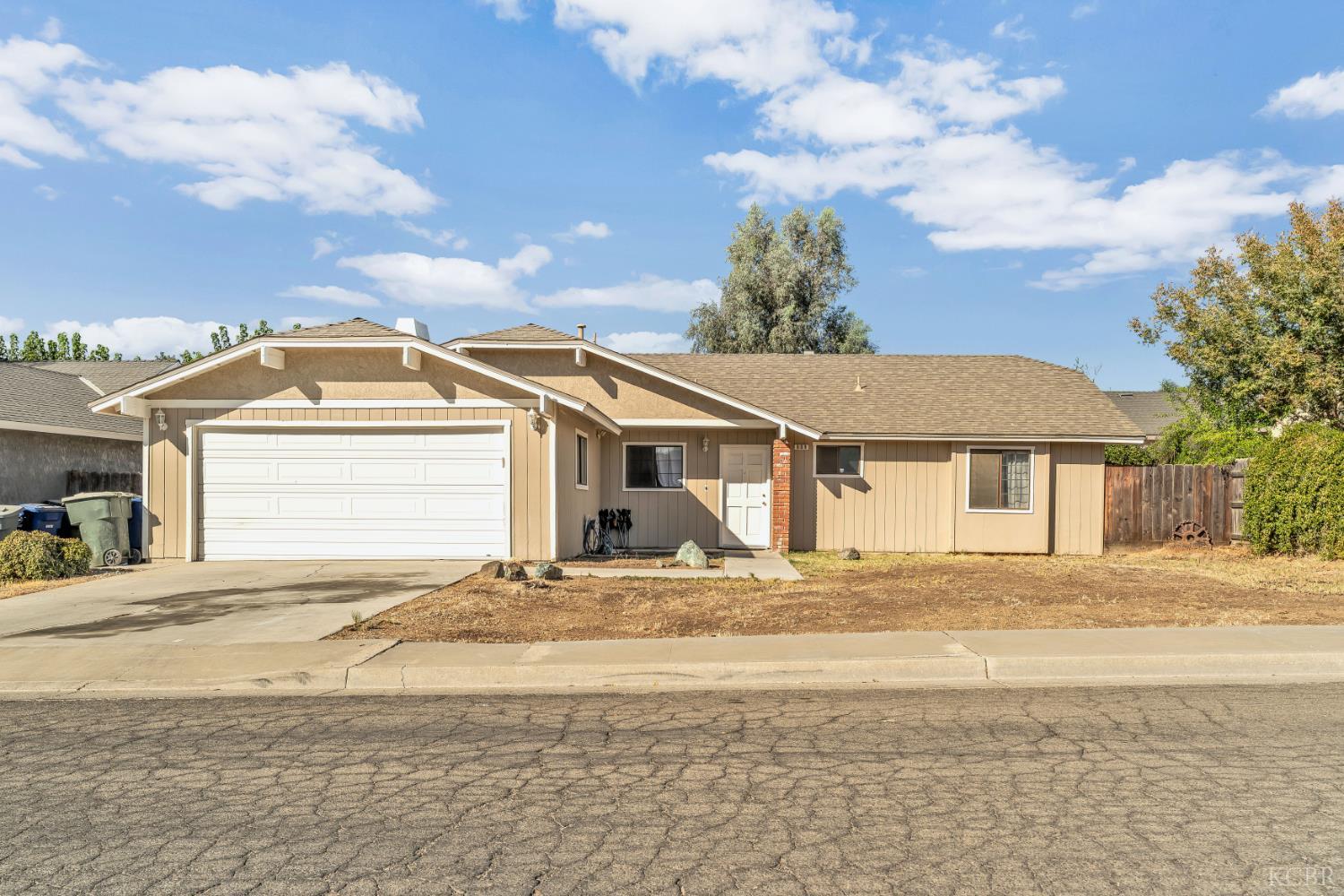 608 Sonoma Ln, Avenal, CA 93204
