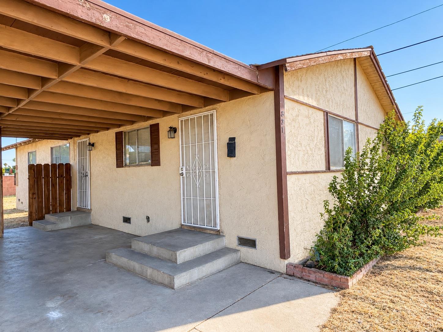 821 W Swift Ave, Fresno, CA 93705
